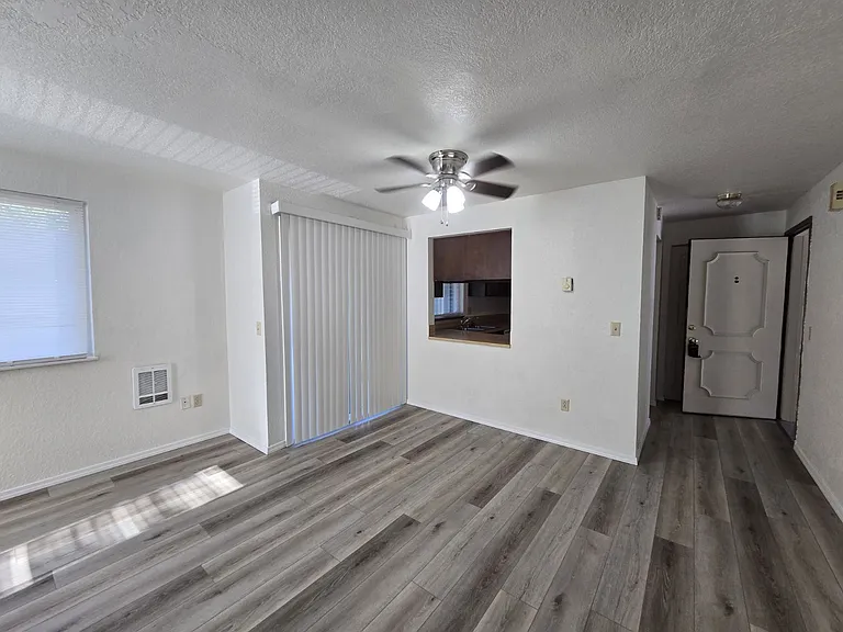 140 Atkinson Ct #19 — Photo 8