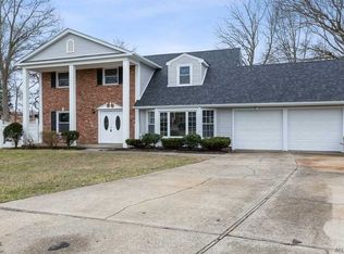 29 Howard Dr, Coram, NY 11727