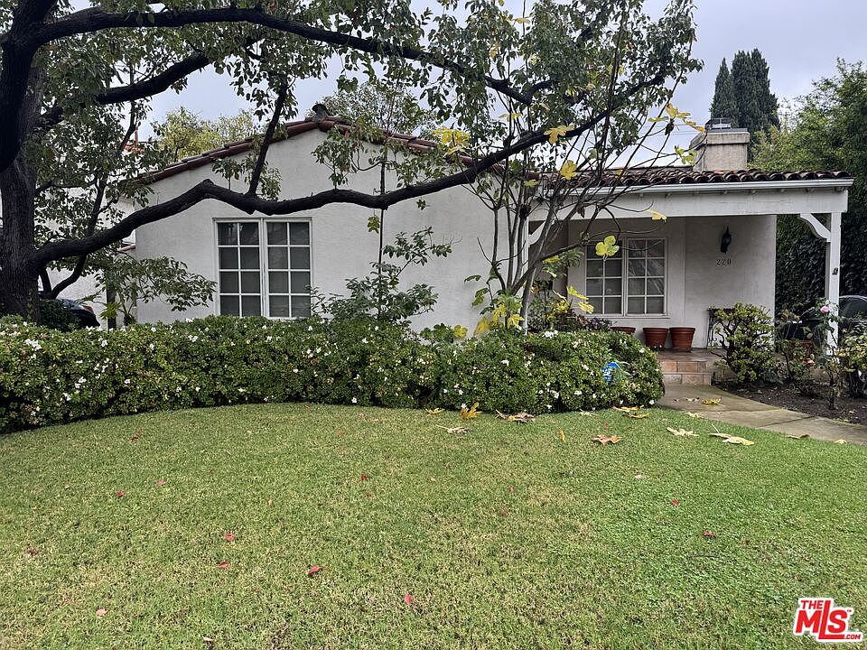 1st image of 220 S Palm Dr
