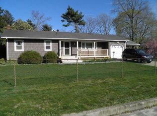 11 Johnson Ave N, Kings Park, NY 11754