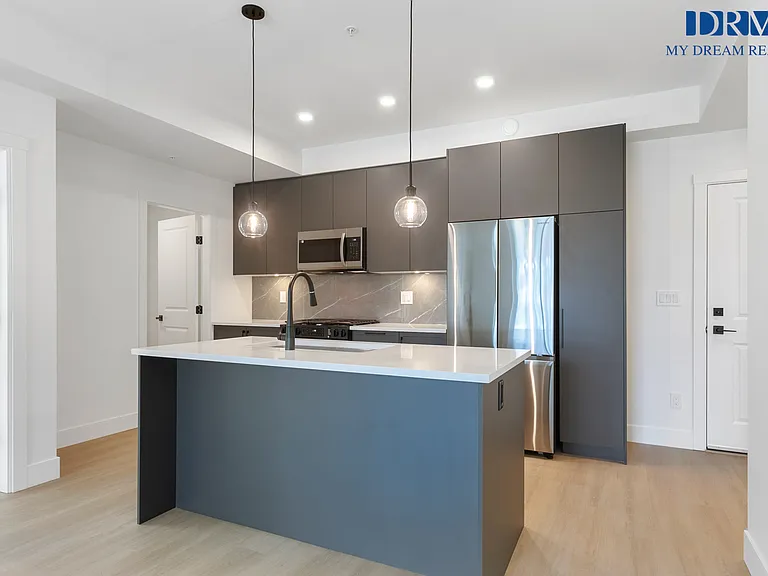 3438 146a St #D197 — Photo 5