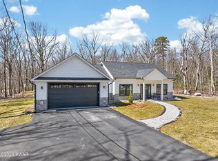110 Middleton Dr, Milford, PA 18337