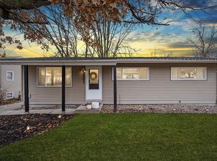 2007 Rainbow Dr, Waterloo, IA 50701