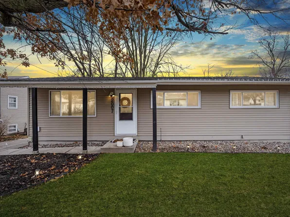 2007 Rainbow Dr, Waterloo, IA 50701