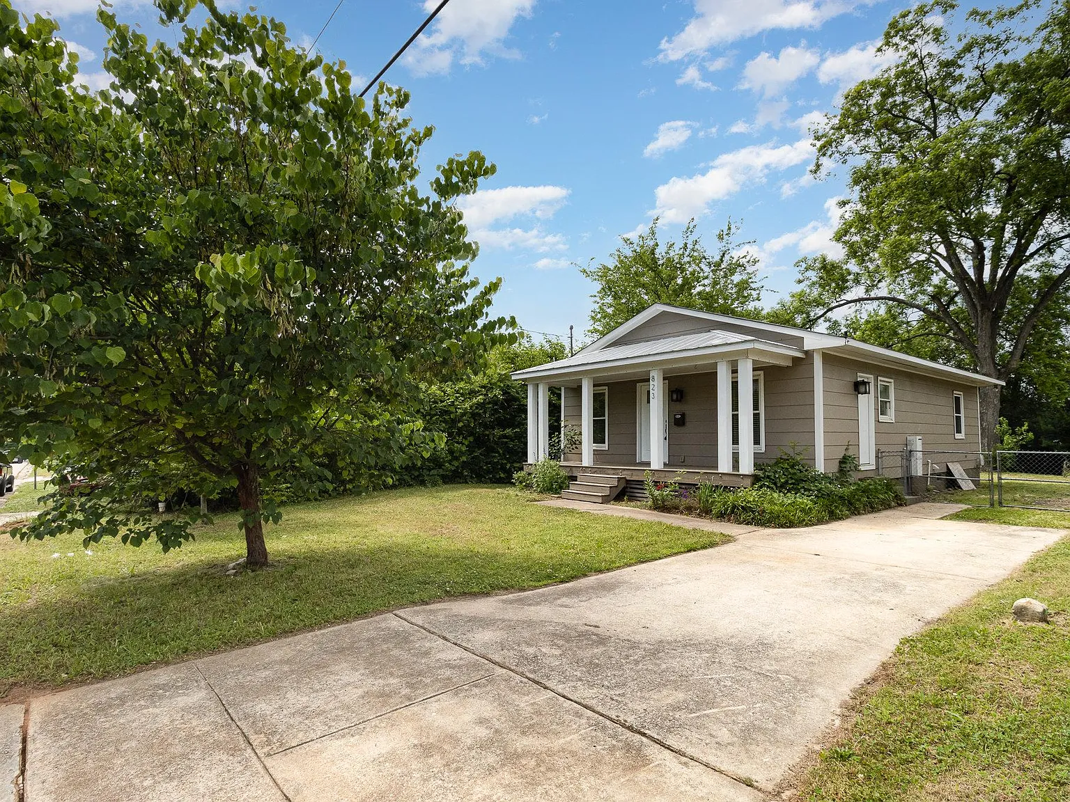 3 bed, 1040 sqft, $2,300 — Photo 4