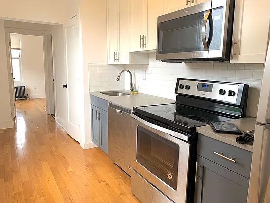 Rented by Evergreen Realty & Investments | media 20