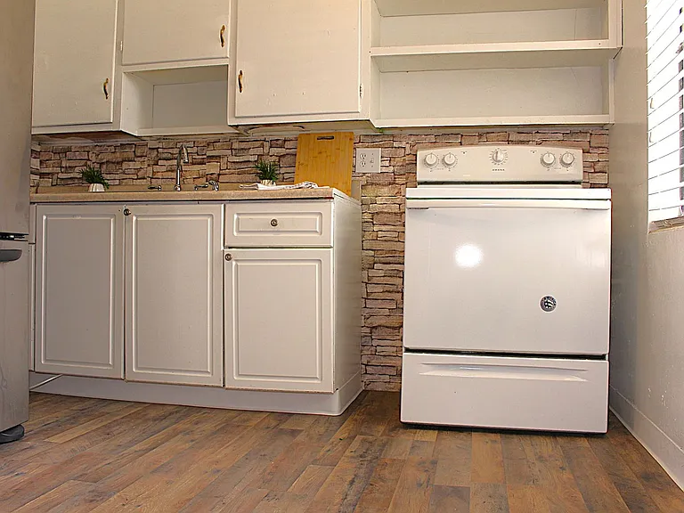 920 Hacienda Ct — Photo 5