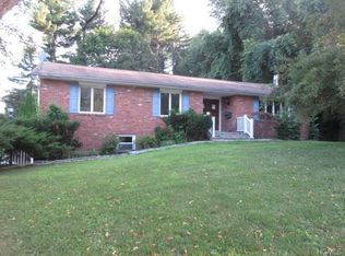 25 Tioken Rd, Spring Valley, NY 10977