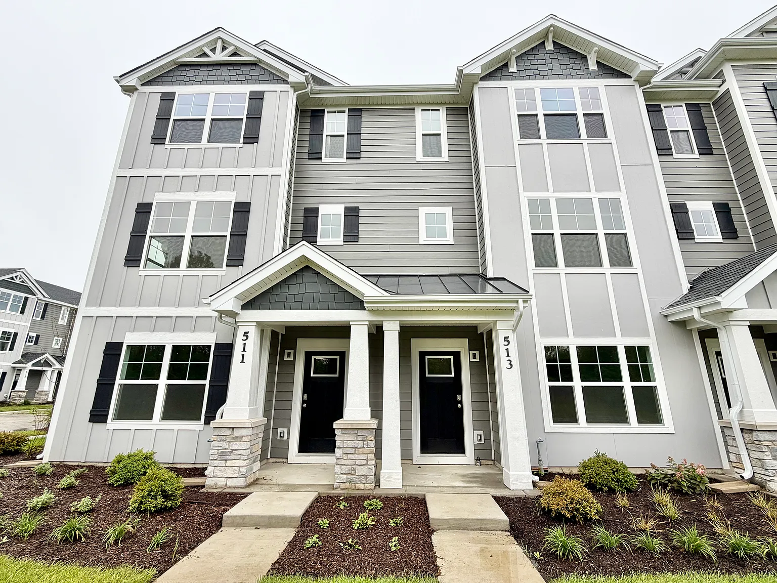 3 bed, 2.5 bath, 1630 sqft, $3,200 — Photo 2