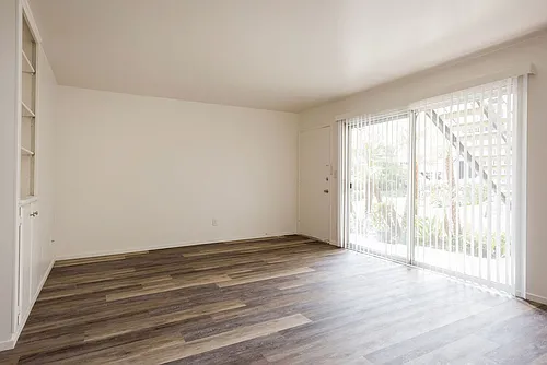 1038 Turquoise St Photo 1