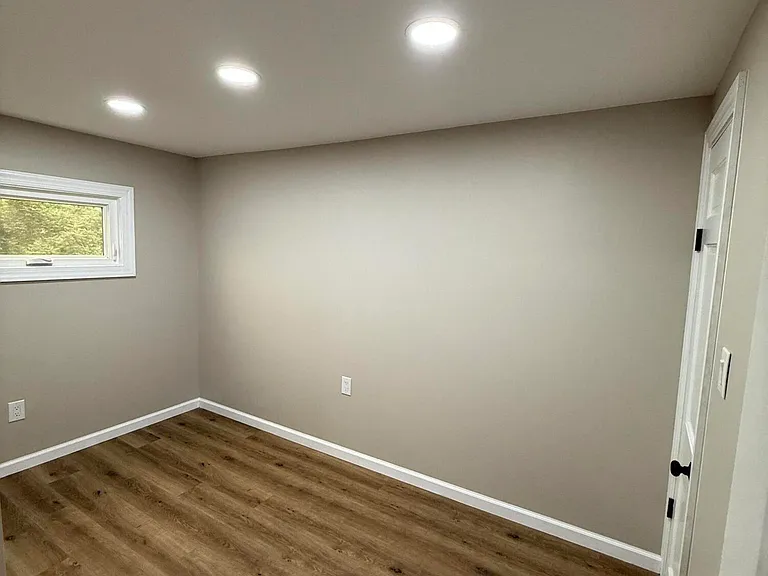 49-51 E Parker St — Photo 11