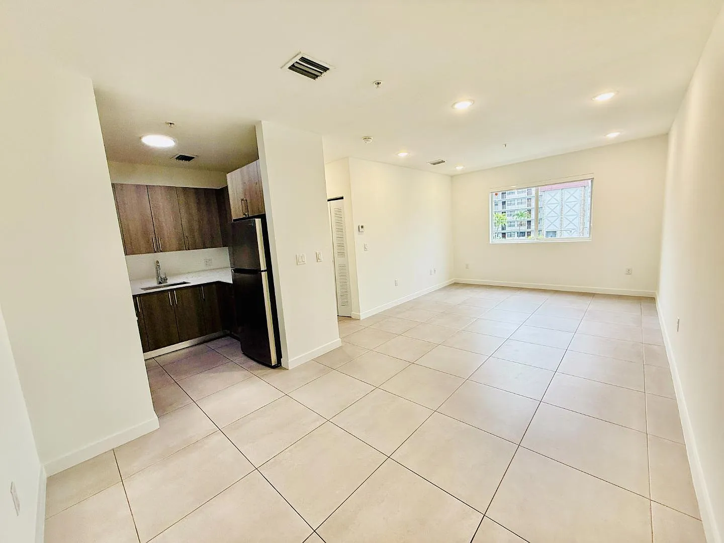 1295 W 69 ST - 304 — Photo 3