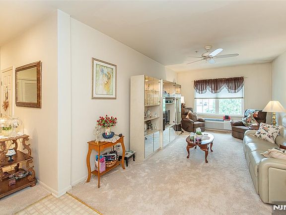 5th image of 1316 Richmond Rd