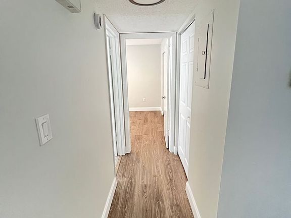 4th image of 2045 Hyde Park St #2023-02