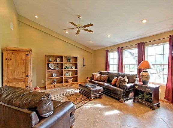 2nd image of 1600 Mustang Ln