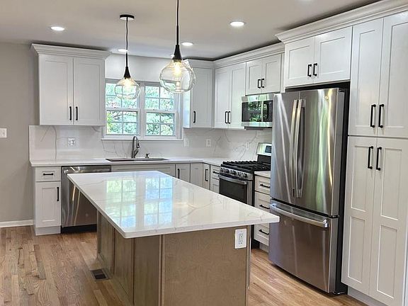3rd image of 6153 Les Dorson Ln