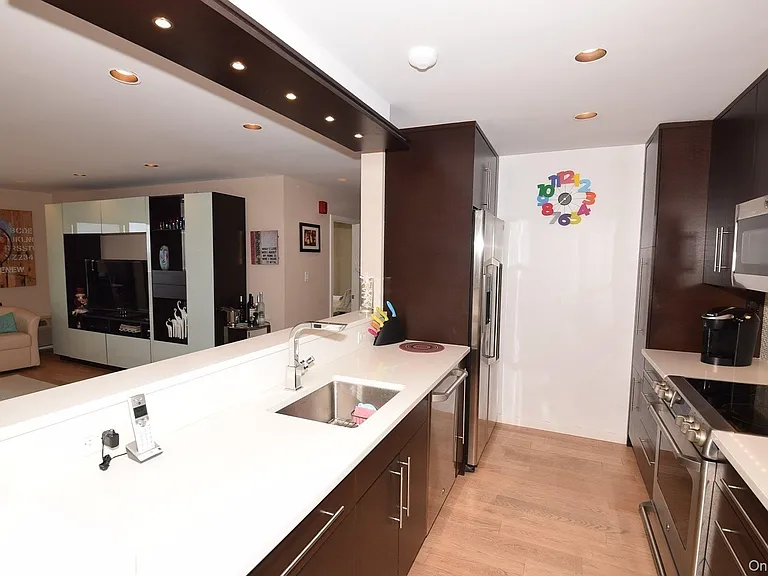 360 Shore Rd #5E — Photo 6