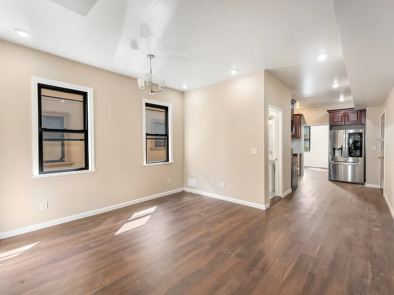 120 Paine Ave #1R — Photo 2