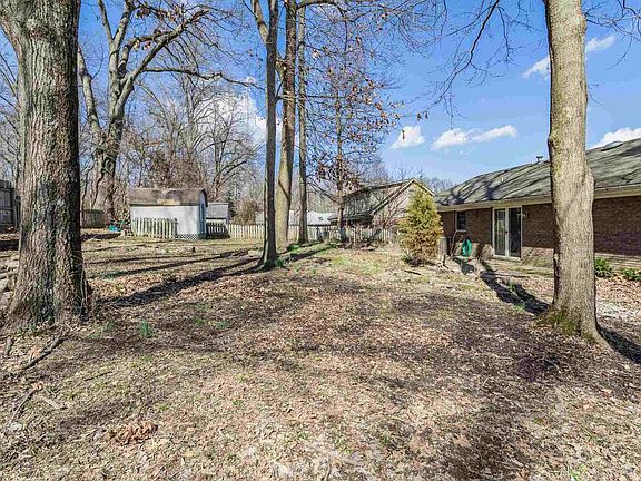 4th image of 8700 Sunny Brook Dr