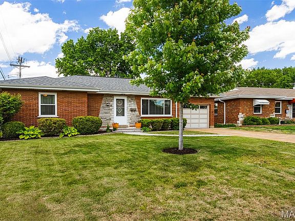 2nd image of 5939 Hilgard Pl
