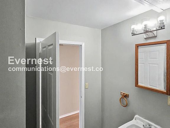 3rd image of 193 Glenn St #E