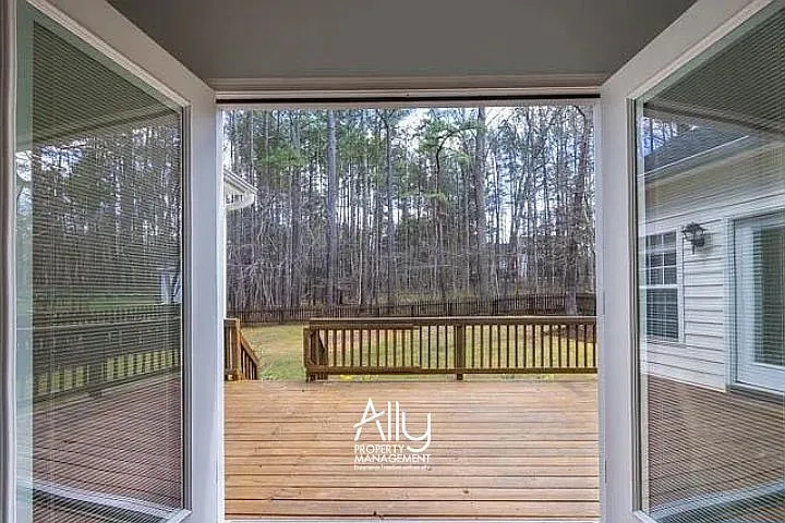 170 W Rosewood Dr — Photo 24