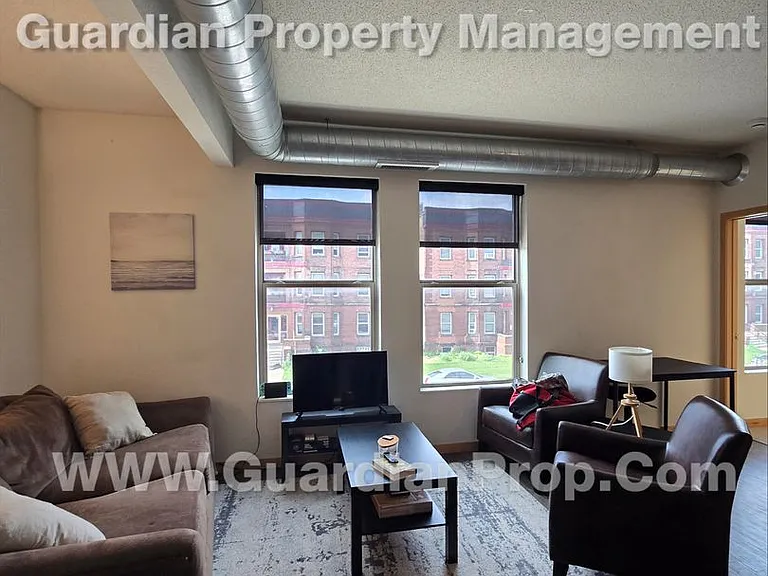 811 4th St SE #214 — Photo 2