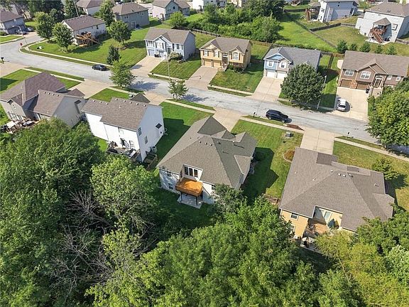4th image of 4501 NE 85th St