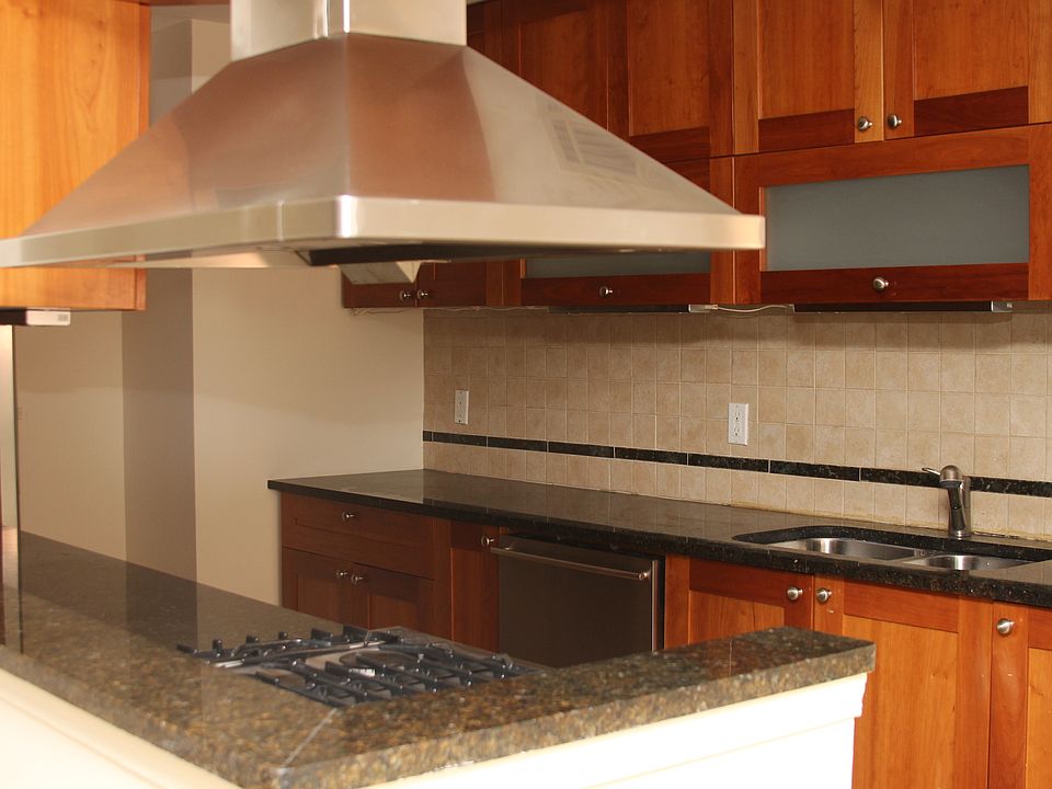 1st image of 1332 E 14th St #4
