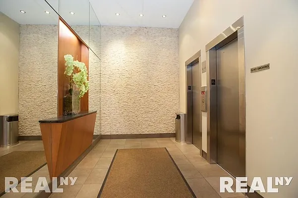 Rented by REAL New York | media 25