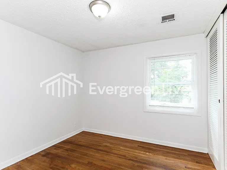 319 Pope Dr — Photo 10