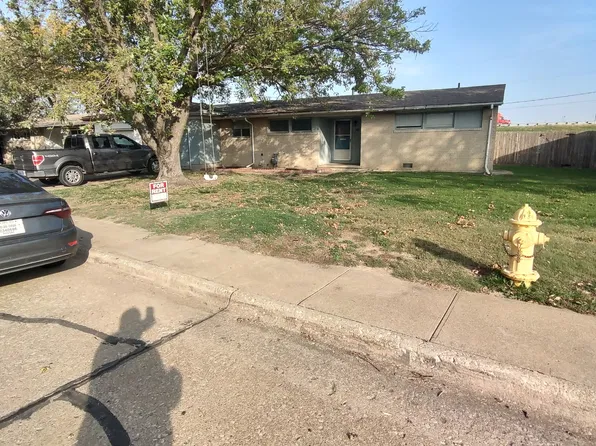 726 Banner Cir, Salina, KS 67401