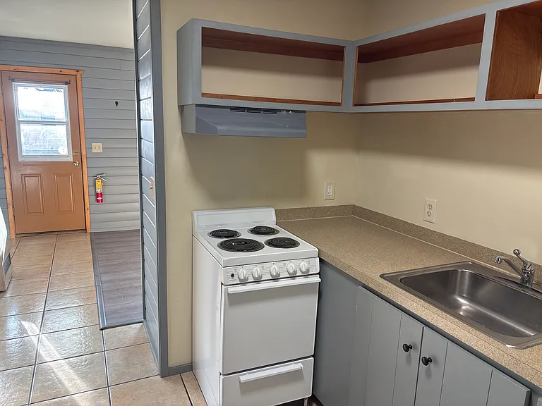 3619 Main St #4 — Photo 4