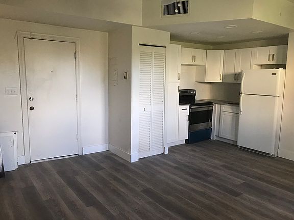 2nd image of 536 14th St APT 311