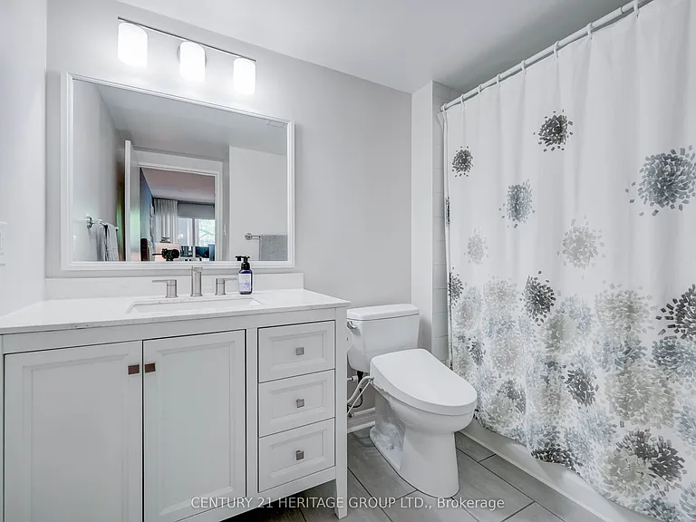 92 King St E #207 — Photo 16