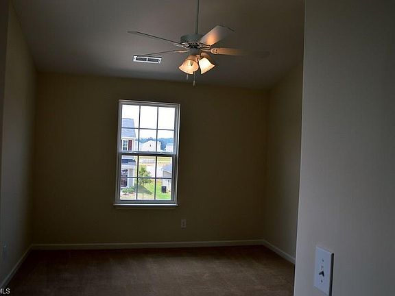 5th image of 38 Leesford Trl