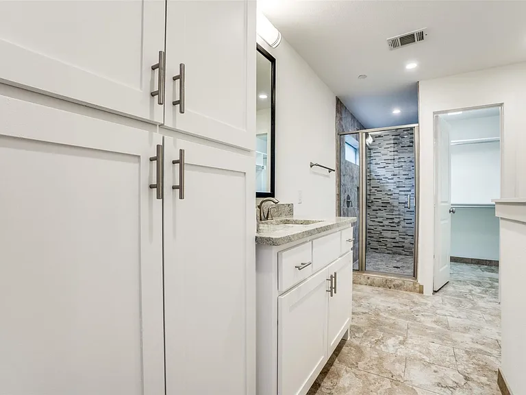 5017 Manett St #103 — Photo 13