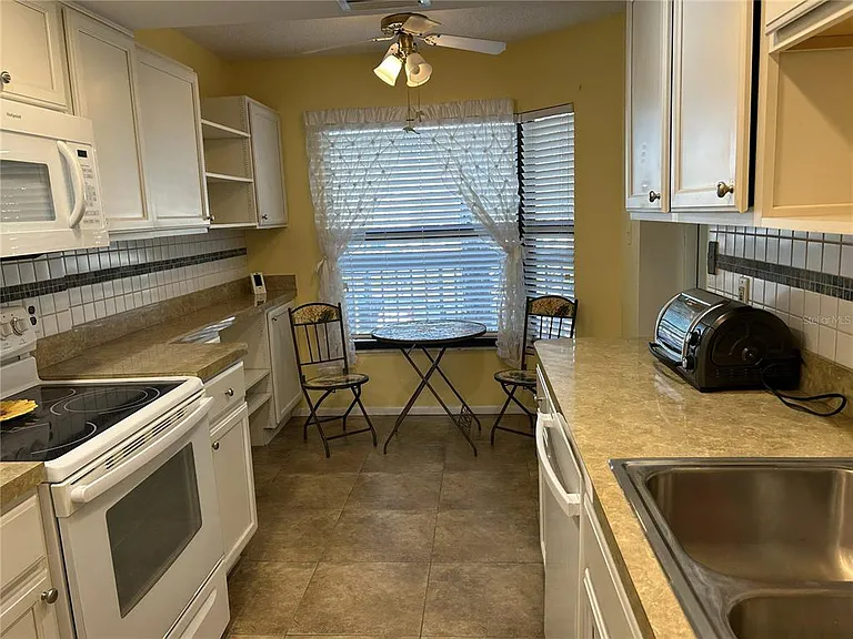 1316 Pasadena Ave S #202 — Photo 24