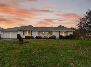 147 North Wawecus Hill Road, Norwich, CT 06360