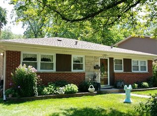 216 Millbrook Ln, Wilmette, IL