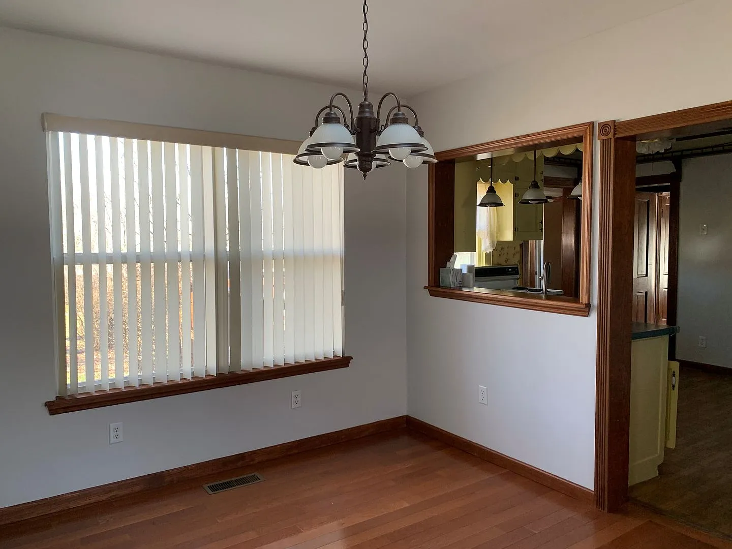 3 Bed 2 Bath House for Rent in Troy, MO — Photo 3