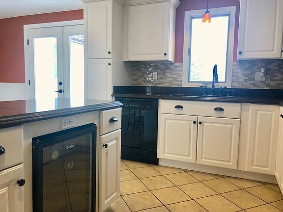 4th image of 602 E County Road 1400 N