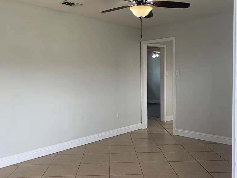510 Chalmette Ave #12 — Photo 6