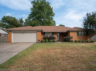 8205 Clover Dr, Fort Smith, AR 72908