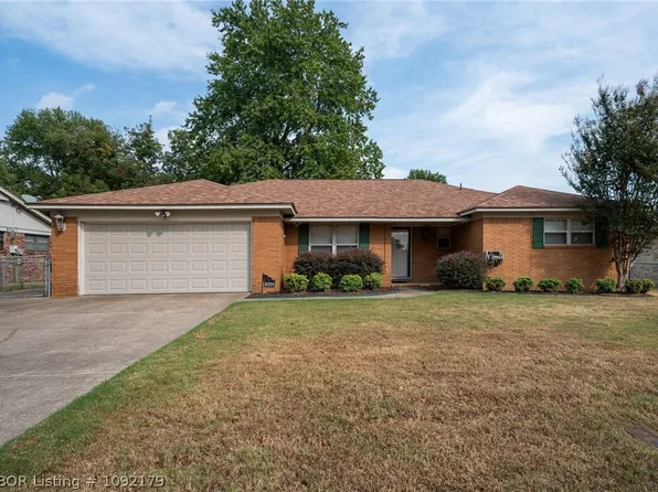 8205 Clover Dr, Fort Smith, AR 72908