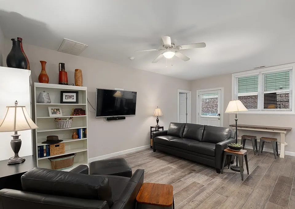 723 S Boylan Ave #101