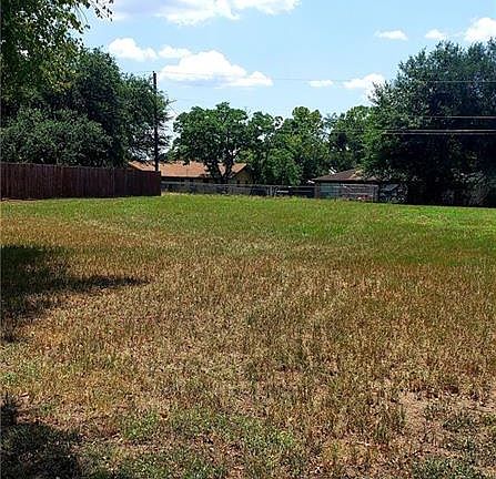 5th image of 8 Brady Dr
