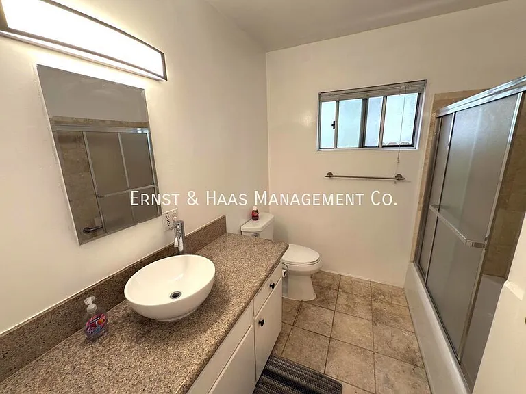 1325 E 7th St #2 — Photo 12