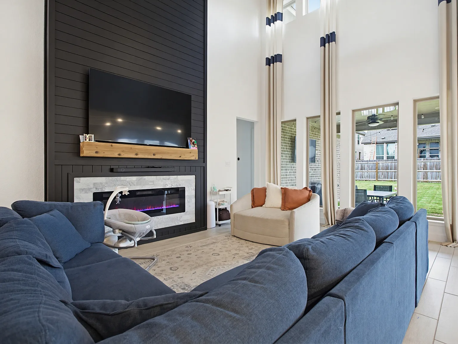 4 bed, 3.5 bath, 3203 sqft, $3,350 — Photo 3