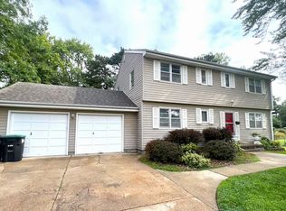 9058 Charles St, Omaha, NE 68114